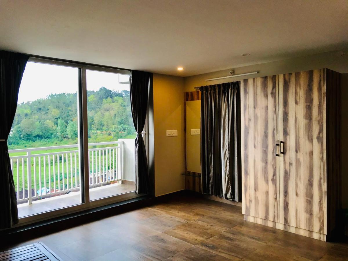 Sharada Residency Hotell Somvārpet Exteriör bild