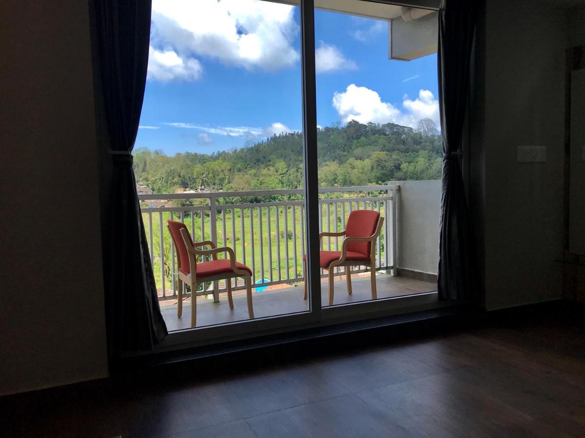 Sharada Residency Hotell Somvārpet Exteriör bild